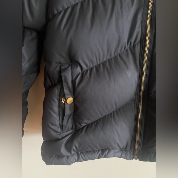 Adidas Women’s Black Puffer Jacket with Gold Detailing - Picture 3 of 9